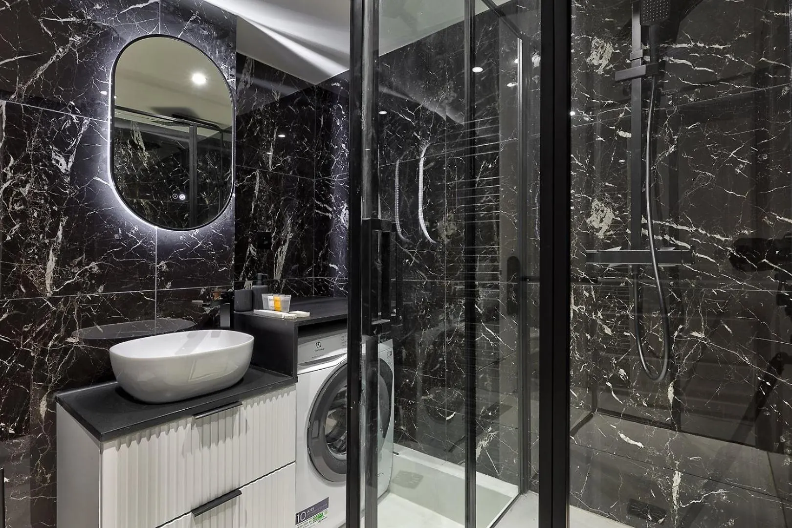 364 Suite Fondary 2 - Superb Apartment In Paris
